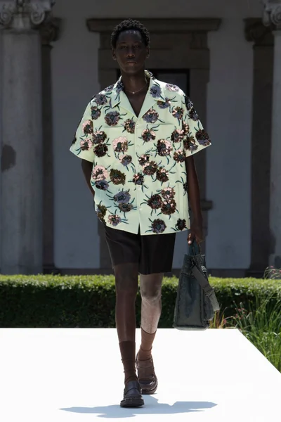 Look 44